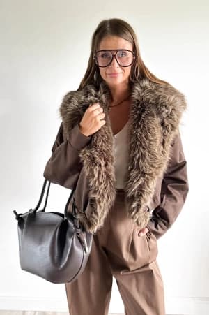 KURTKA GLAMOUR Z FUTERKIEM czekolada