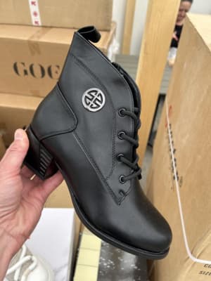 SS 4- Seastar but na obcasie ze znaczkiem  NS585P BLACK