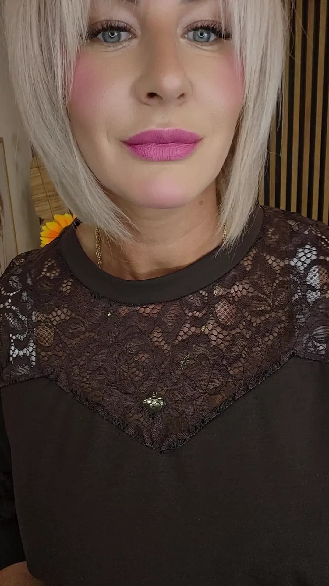 Bluza koronkowe wstawki